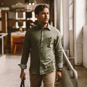 Taylor Stitch The California Olive Jacquard Dot Size M 40